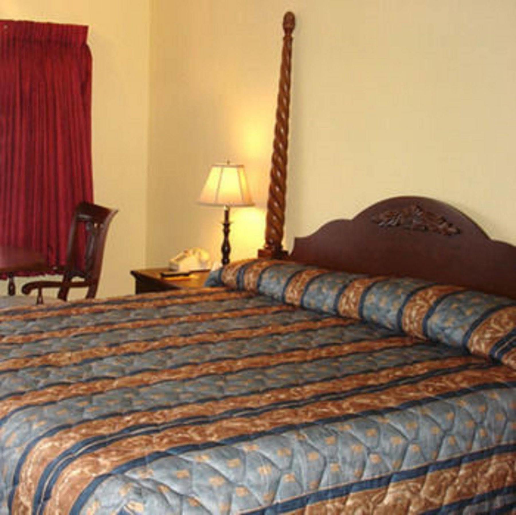 The Whispering Pines Motel- WhitestoneWhite Stone 部屋 写真